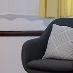 Harom A Kislany Vendeghaz