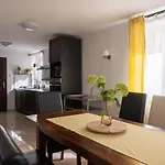아파트 Harom A Kislany Vendeghaz