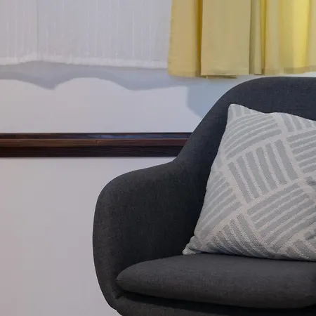 Harom A Kislany Vendeghaz