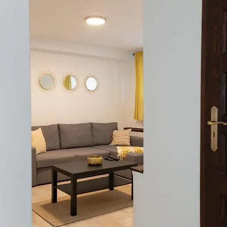 Három A Kislány Appartement *