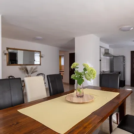 Apartment Harom A Kislany Vendeghaz *