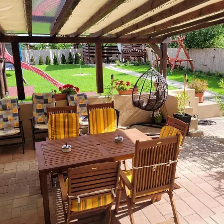 Három A Kislány Appartement *