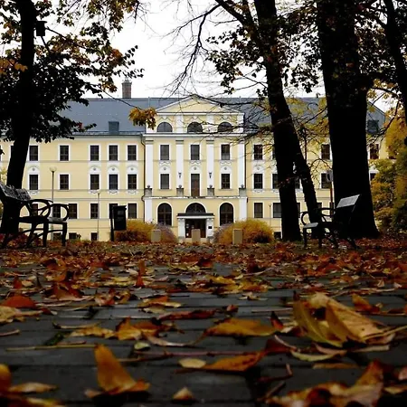 Harom A Kislany Vendeghaz Sarospatak
