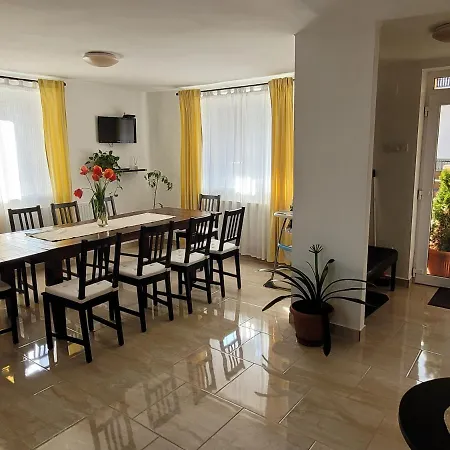 Harom A Kislany Vendeghaz Apartment