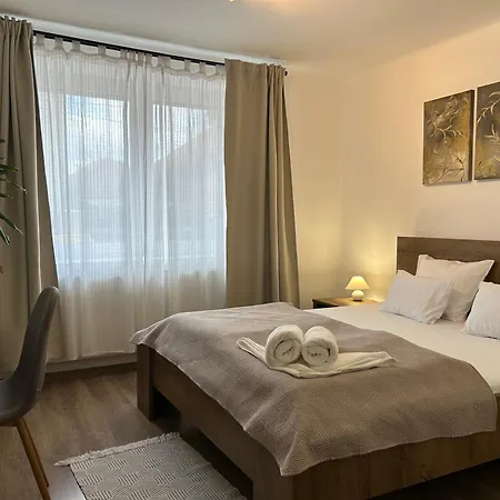 Appartement Három A Kislány