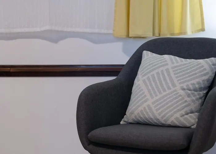 Harom A Kislany Vendeghaz