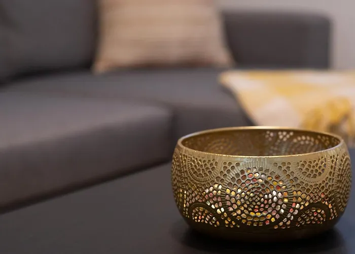 Harom A Kislany Vendeghaz