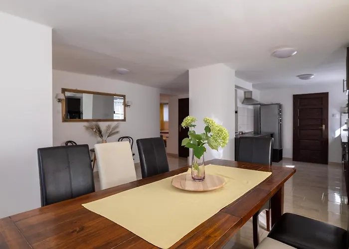 Lejlighed Harom A Kislany Vendeghaz *